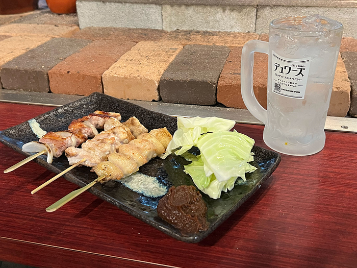 焼き鳥39京町店の焼き鳥とキャベツ