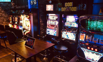 SLOT BAR Lilith（スロット バー リリス）の写真